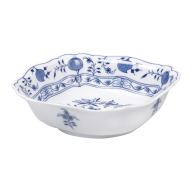 Bowl, medium, Shape "New Cutout", Blue Onion, white rim, L 21 cm