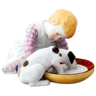 Kind mit trinkendem Hund, Bunt staffiert, H 9 cm