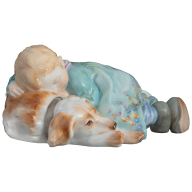 Miniaturhentschelkind, Kind auf Hund liegend, Bunt staffiert mit Blumenkante, L 11 cm