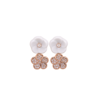 Ohrstecker Royal Blossom Pavé, 750 Roségold, 2 Blüten S pavé, 2 Porzellanblüten S, 64 Brillanten, 0,316 ct, TW, VSI, Vollschliff G