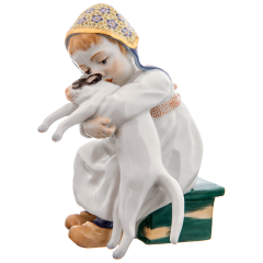 Kind mit Katze, Bunt und gold staffiert, H 12 cm