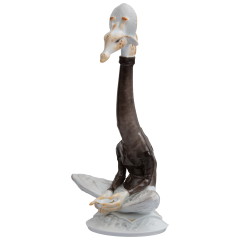 Giraffe Mrs. Silence, Bunt und gold staffiert, H 23 cm